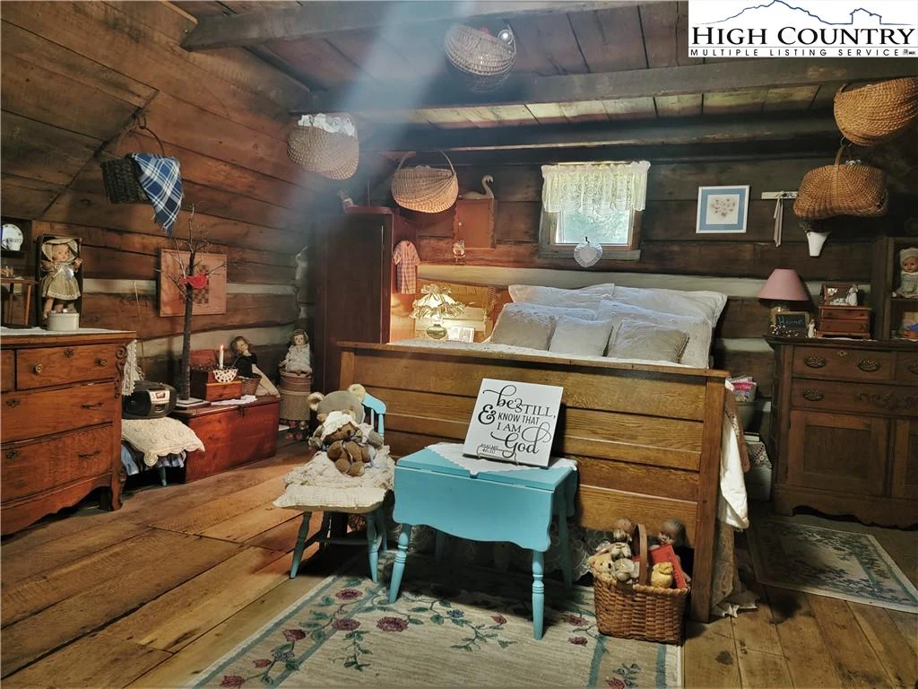 Image number 6 for the current listing