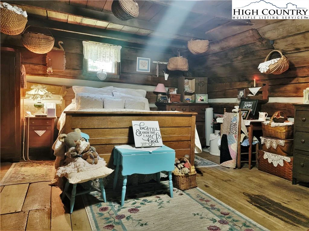 Image number 7 for the current listing