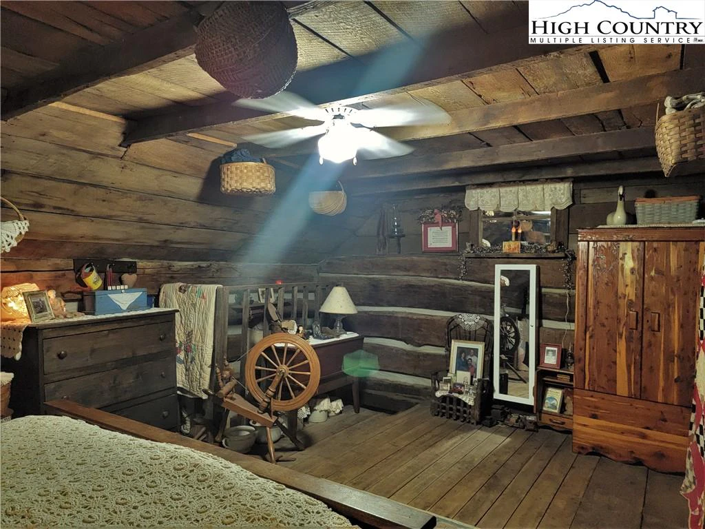 Image number 8 for the current listing