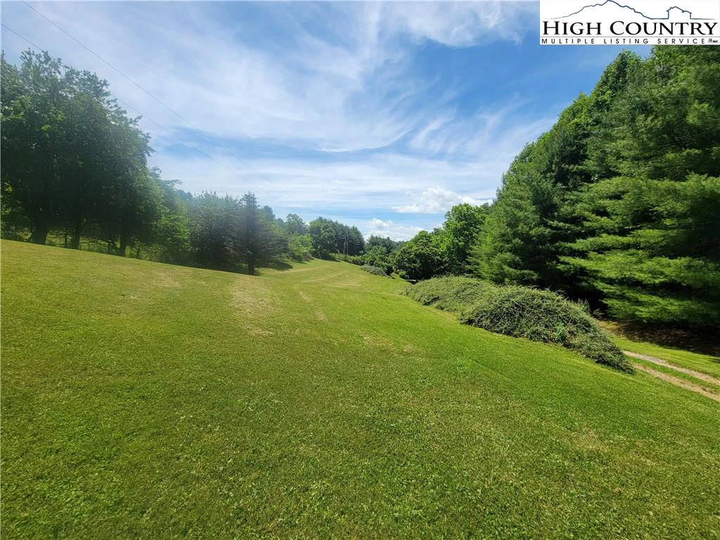 Image number 17 for the current listing