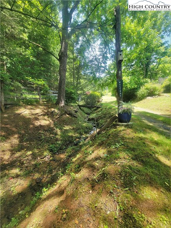 Image number 19 for the current listing