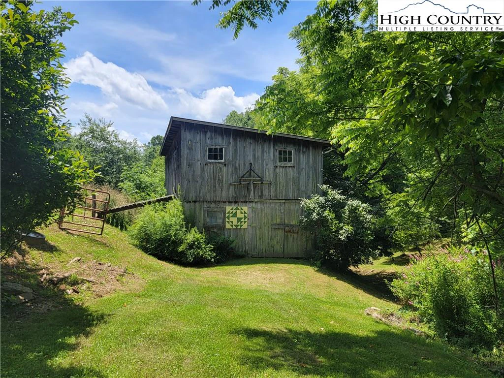 Image number 31 for the current listing