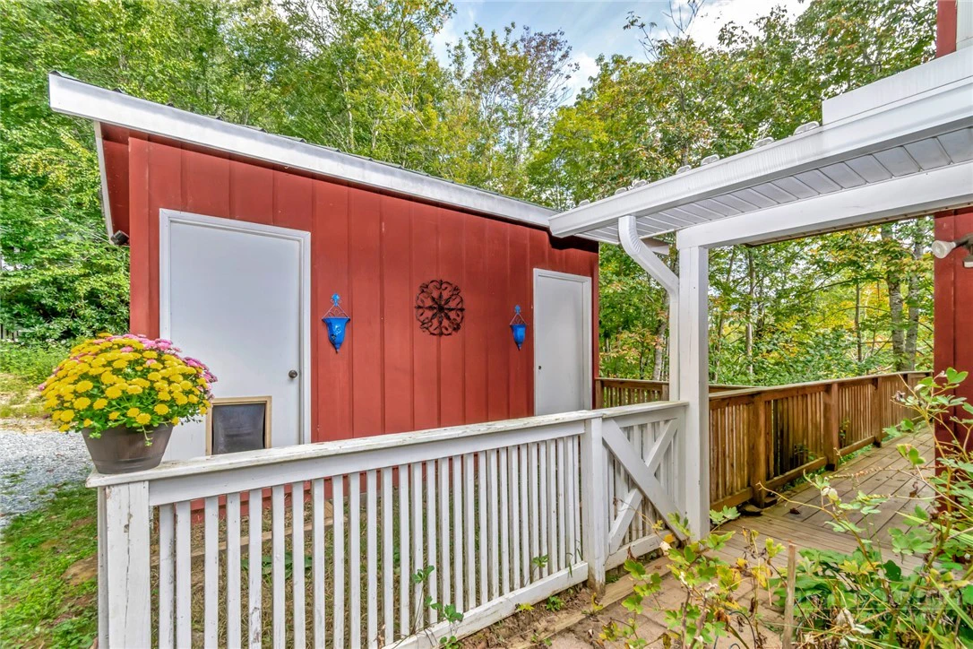 Image number 6 for the current listing
