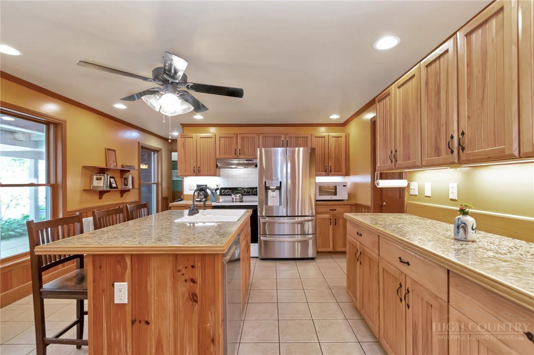 Image number 8 for the current listing