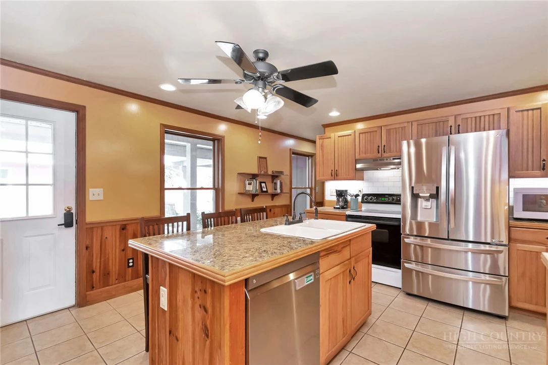 Image number 9 for the current listing