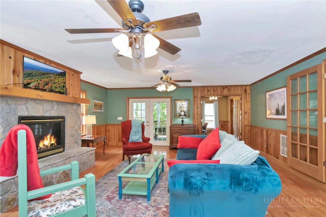 Image number 12 for the current listing