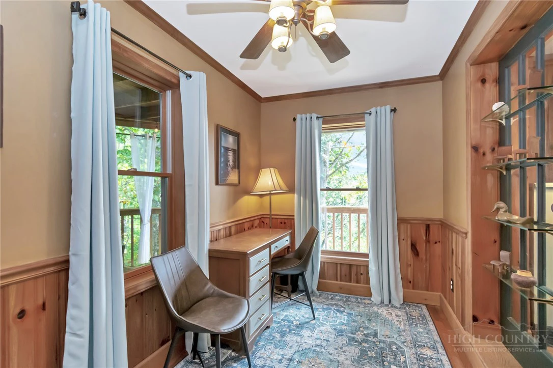 Image number 15 for the current listing