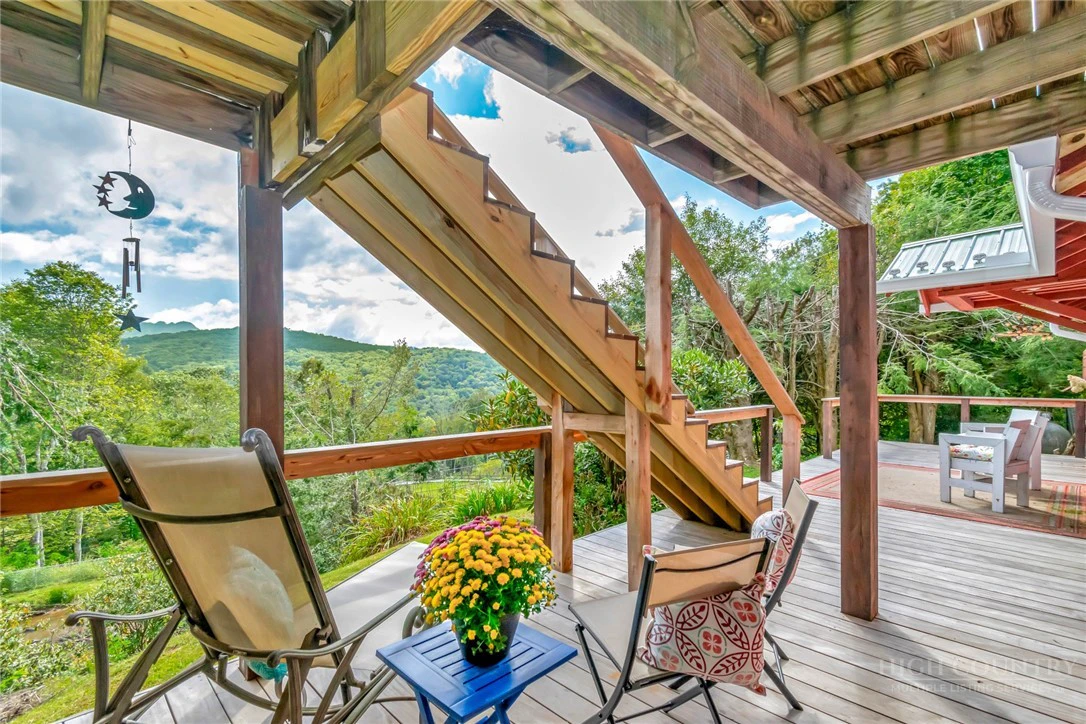 Image number 18 for the current listing