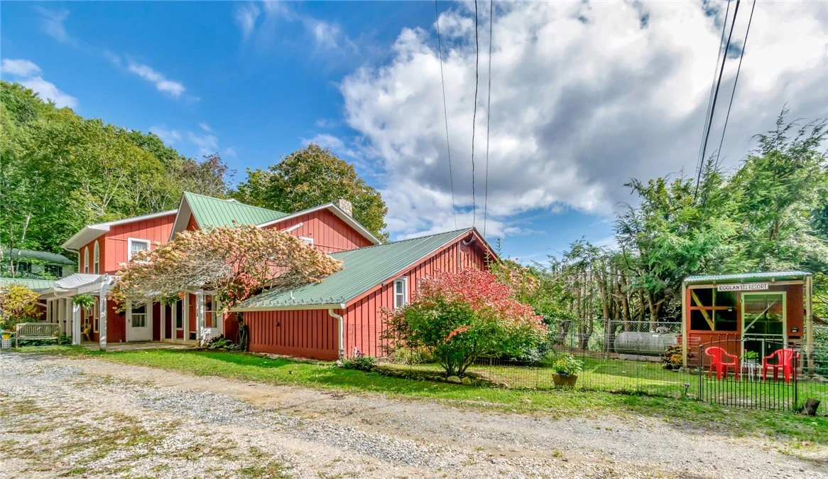 Image number 1 for the current listing