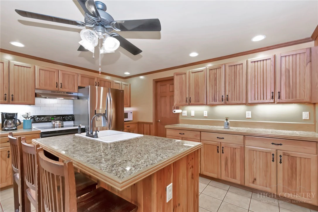 Image number 6 for the current listing