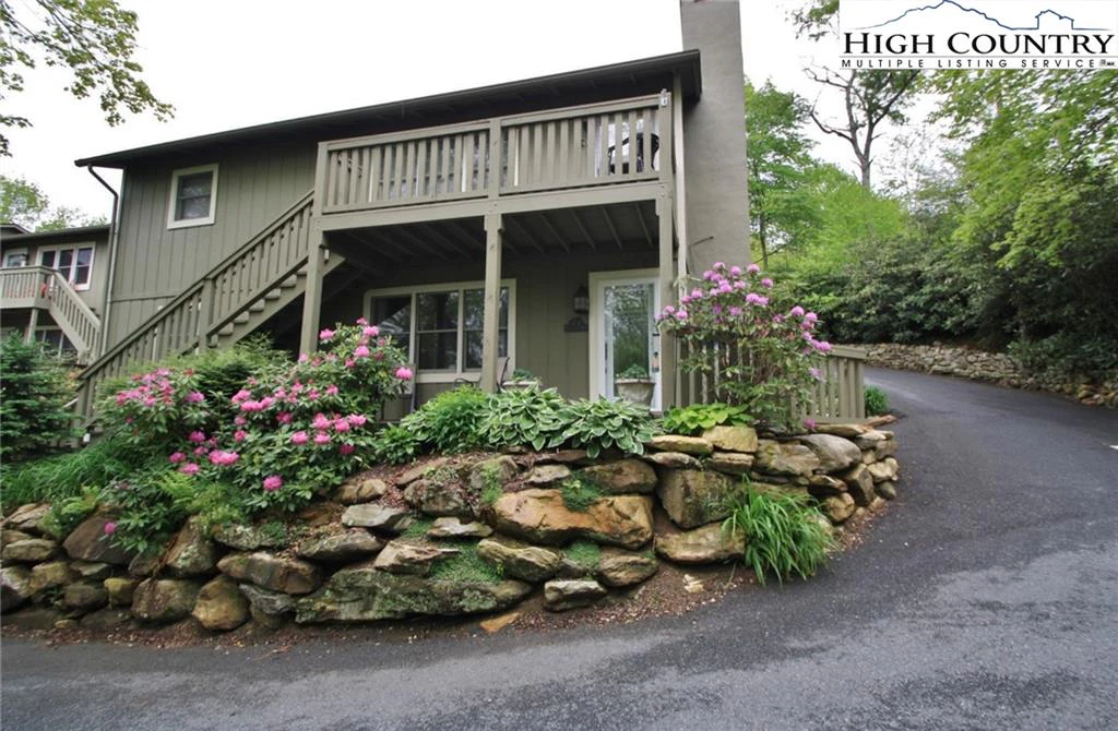 Image number 1 for the current listing