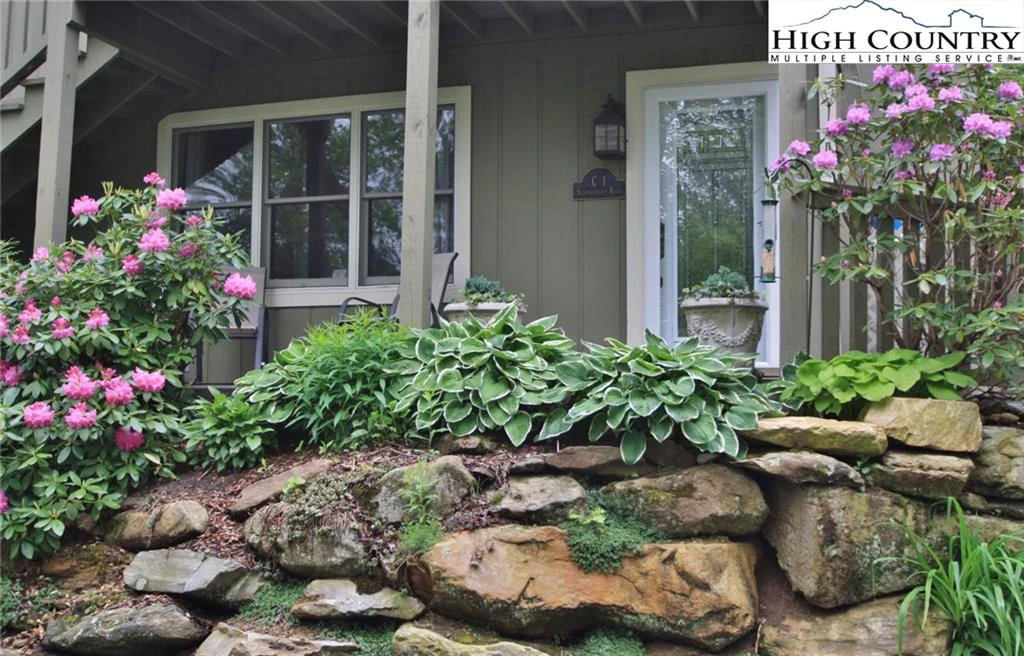 Image number 3 for the current listing