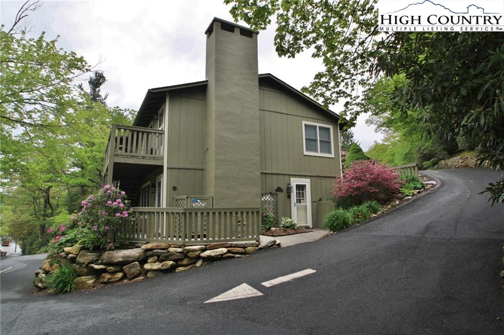 Image number 4 for the current listing