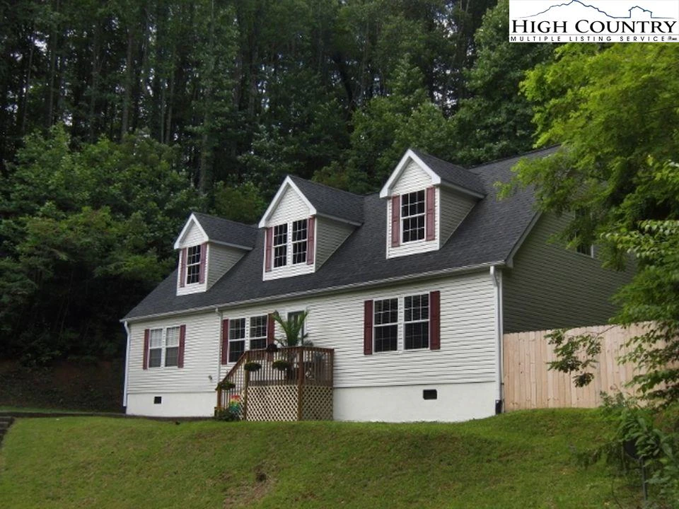 Image number 1 for the current listing