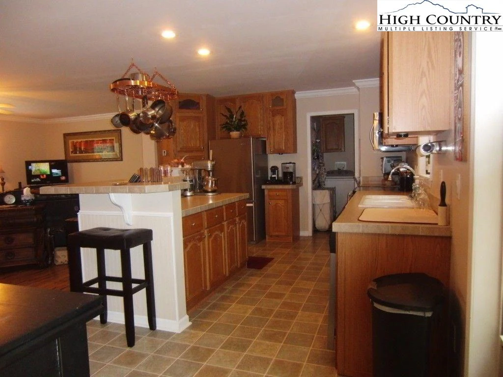 Image number 6 for the current listing