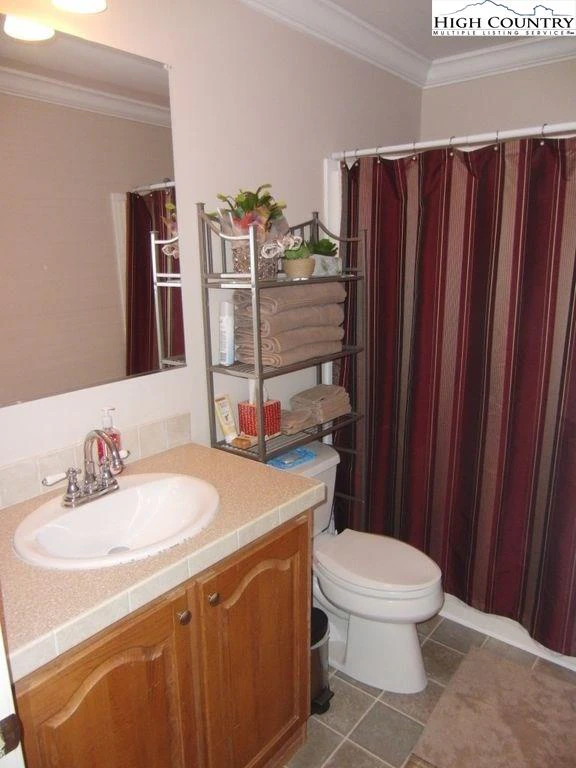 Image number 8 for the current listing