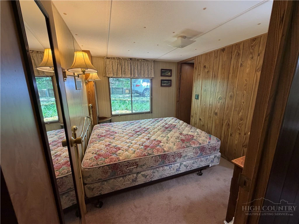 Image number 9 for the current listing