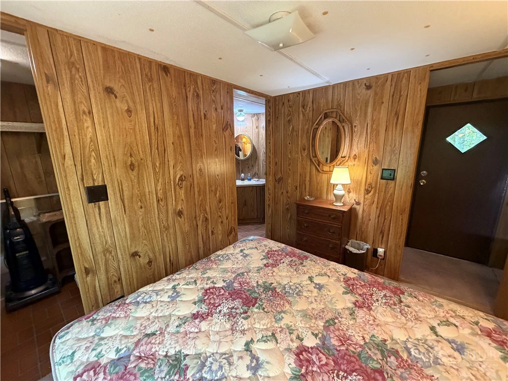 Image number 8 for the current listing