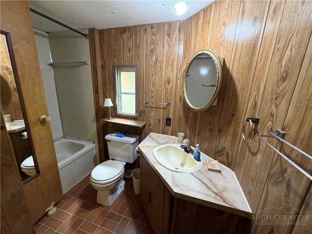 Image number 7 for the current listing