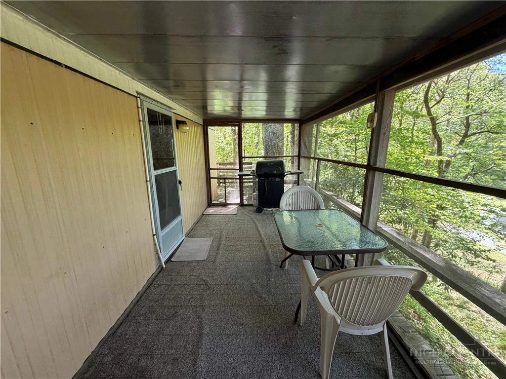 Image number 6 for the current listing