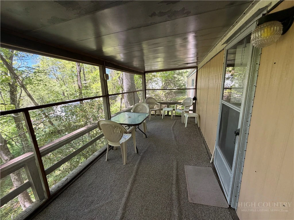 Image number 5 for the current listing