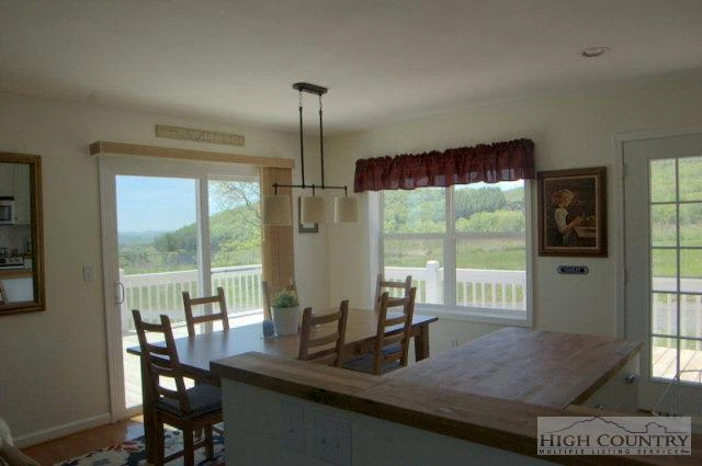 Image number 7 for the current listing
