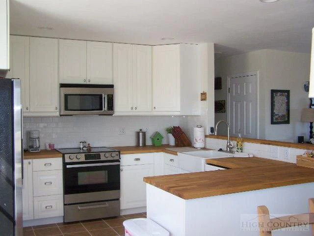 Image number 6 for the current listing