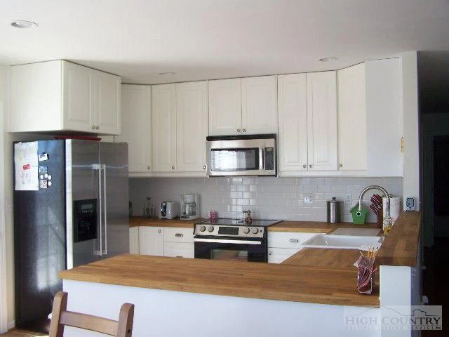 Image number 5 for the current listing