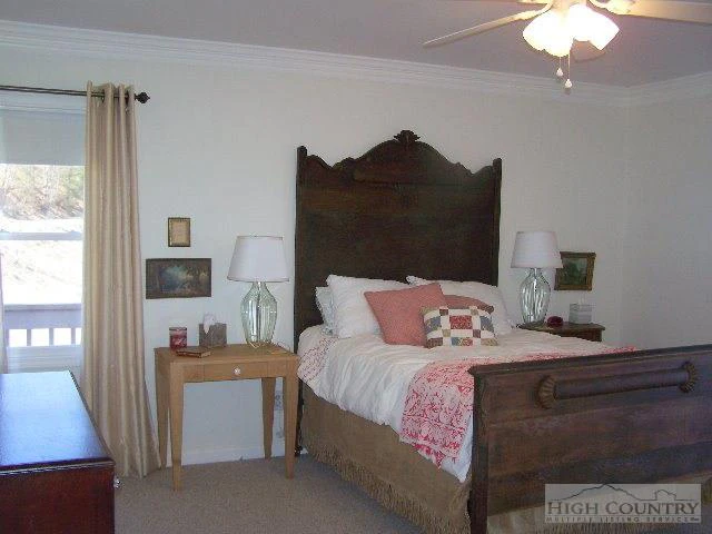 Image number 4 for the current listing