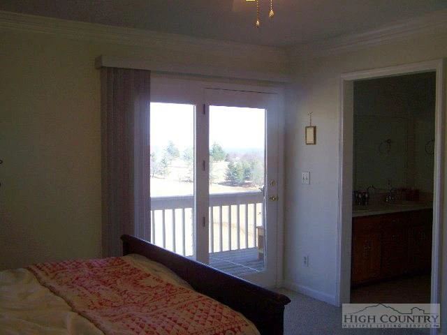 Image number 3 for the current listing