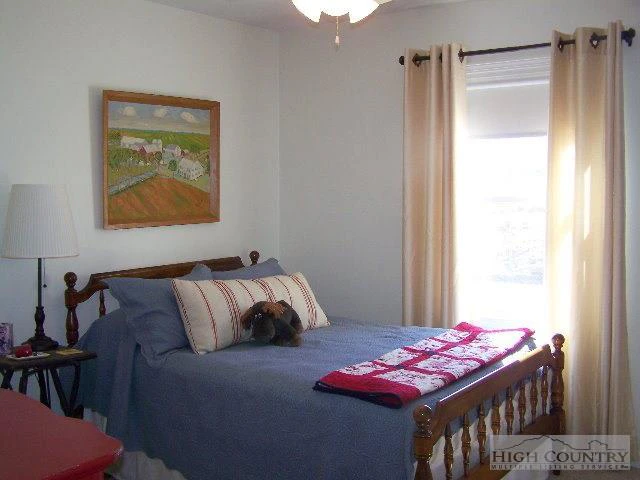 Image number 21 for the current listing