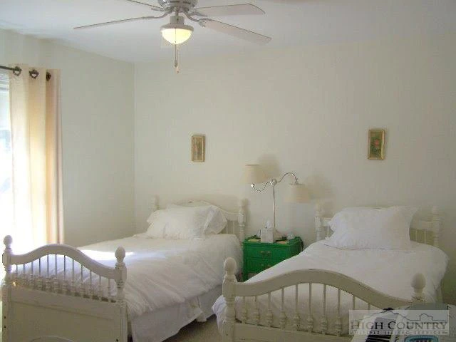 Image number 20 for the current listing