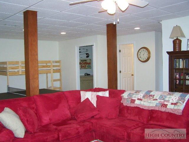 Image number 18 for the current listing
