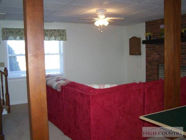 Image number 17 for the current listing