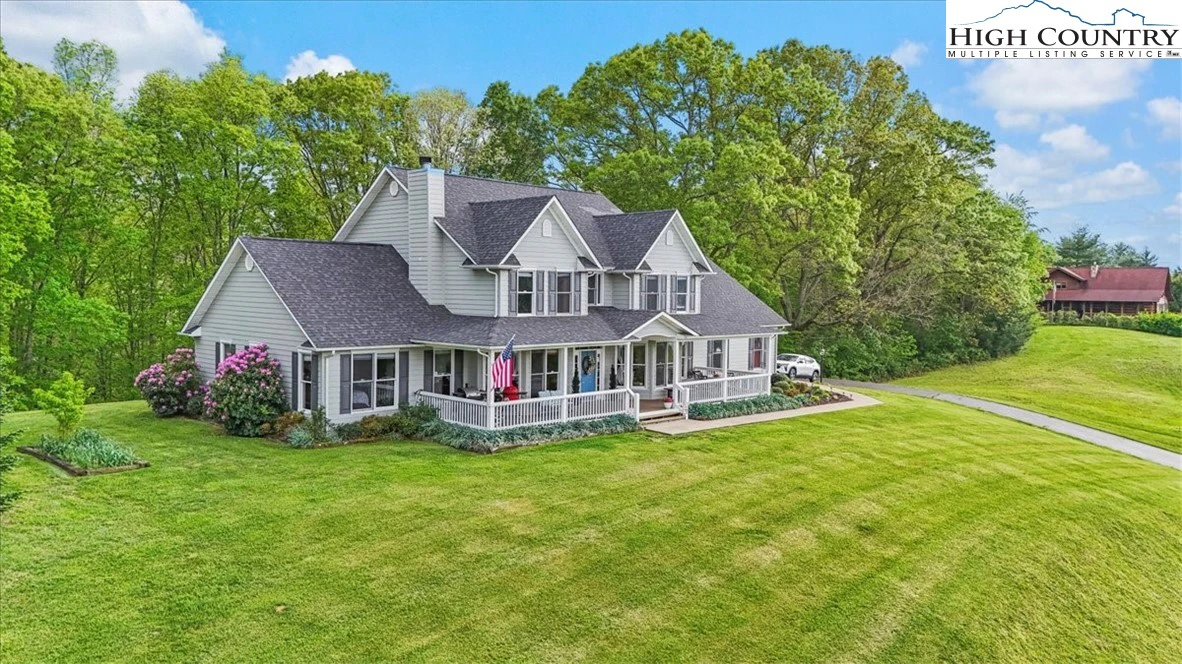 Image number 1 for the current listing