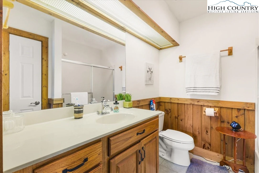 Image number 11 for the current listing