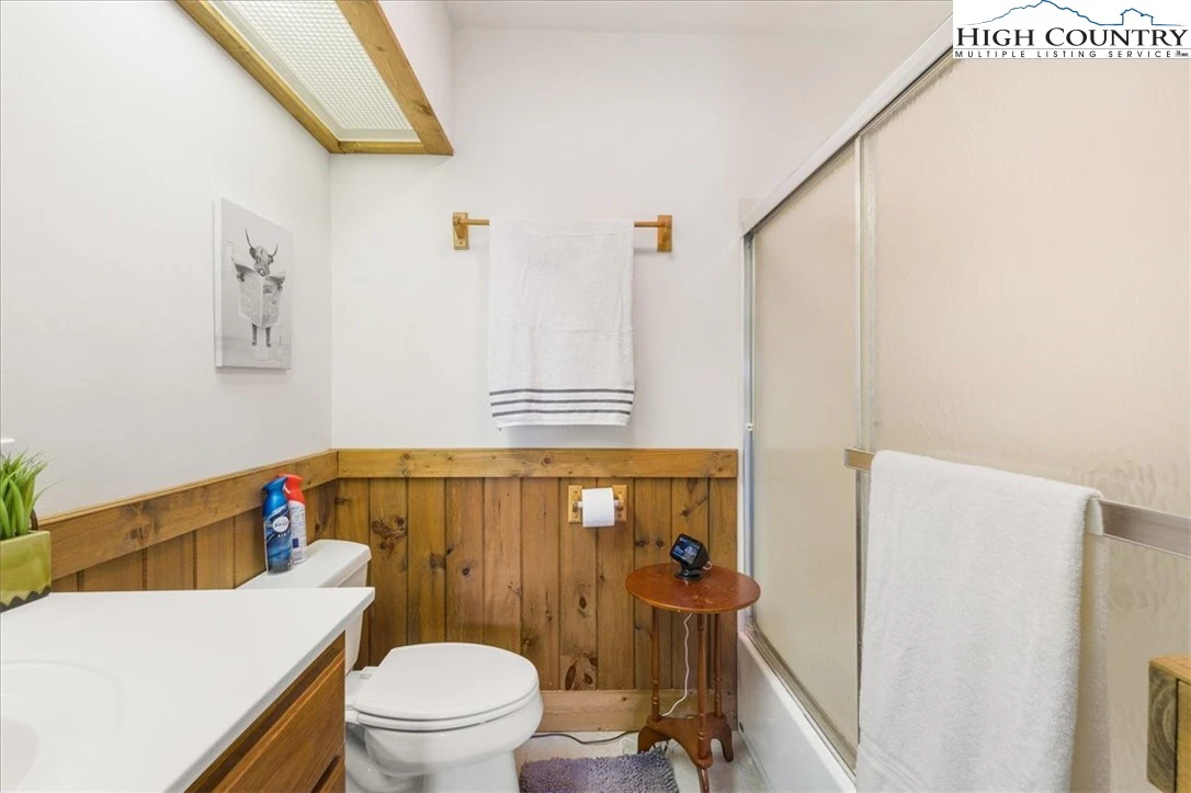 Image number 12 for the current listing