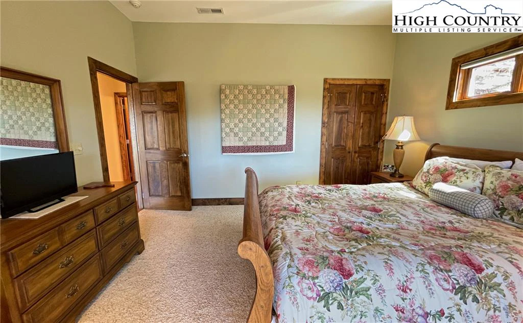 Image number 12 for the current listing