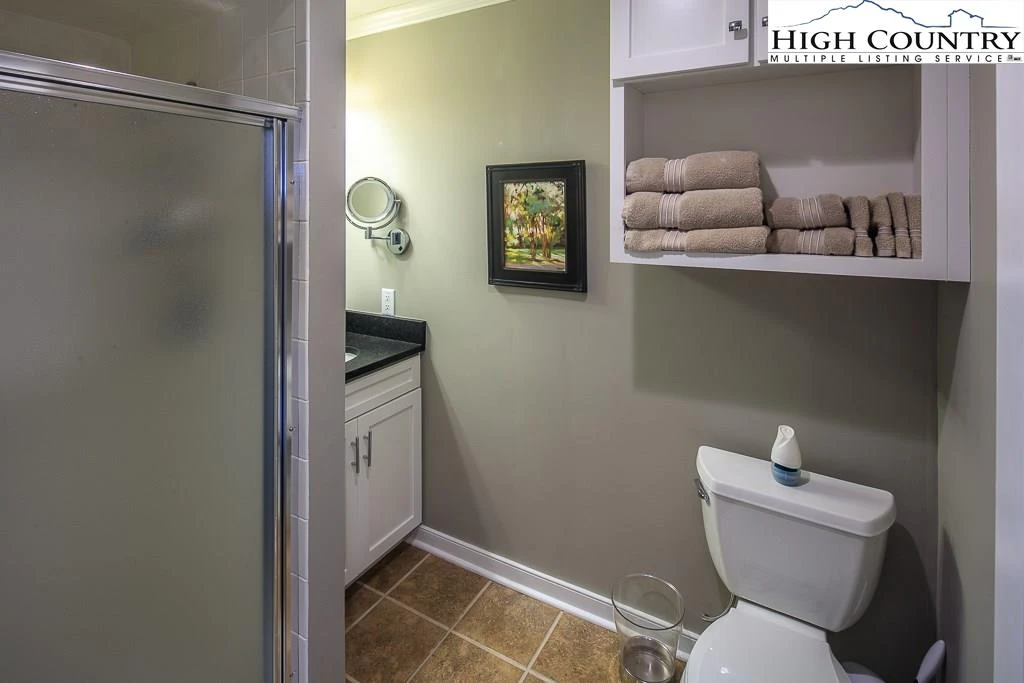 Image number 7 for the current listing