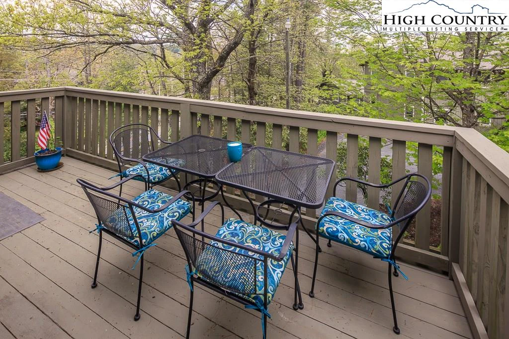 Image number 3 for the current listing