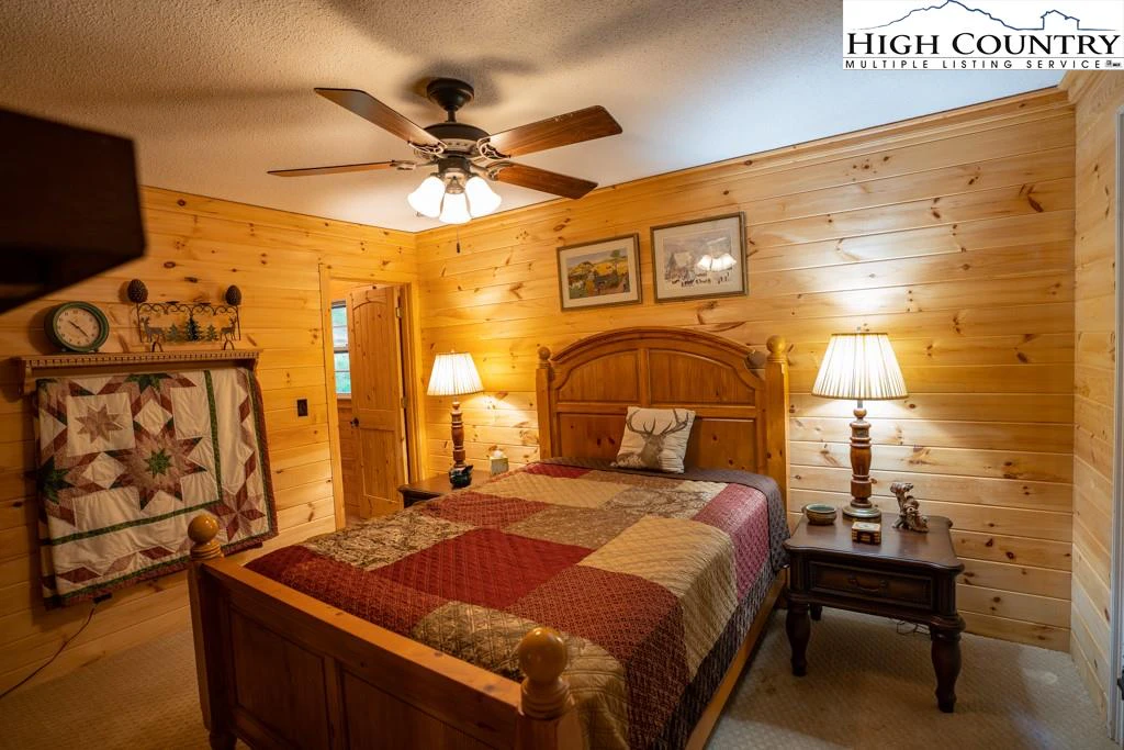 Image number 7 for the current listing