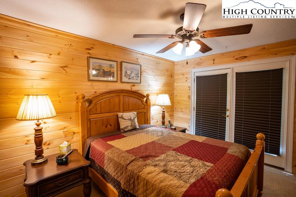 Image number 3 for the current listing