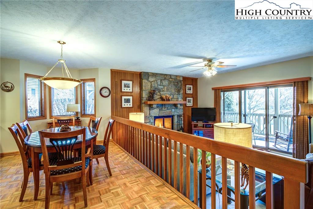 Image number 18 for the current listing