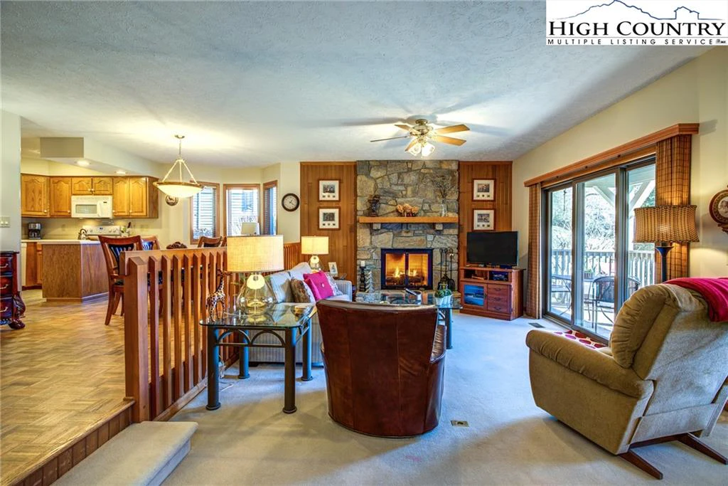 Image number 6 for the current listing