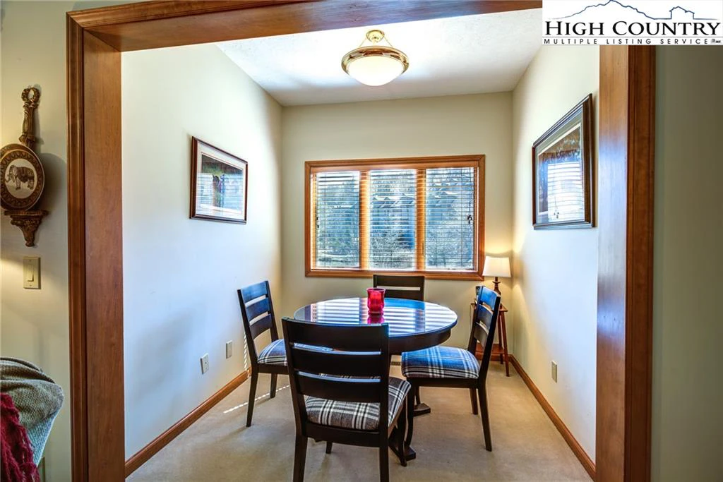 Image number 8 for the current listing