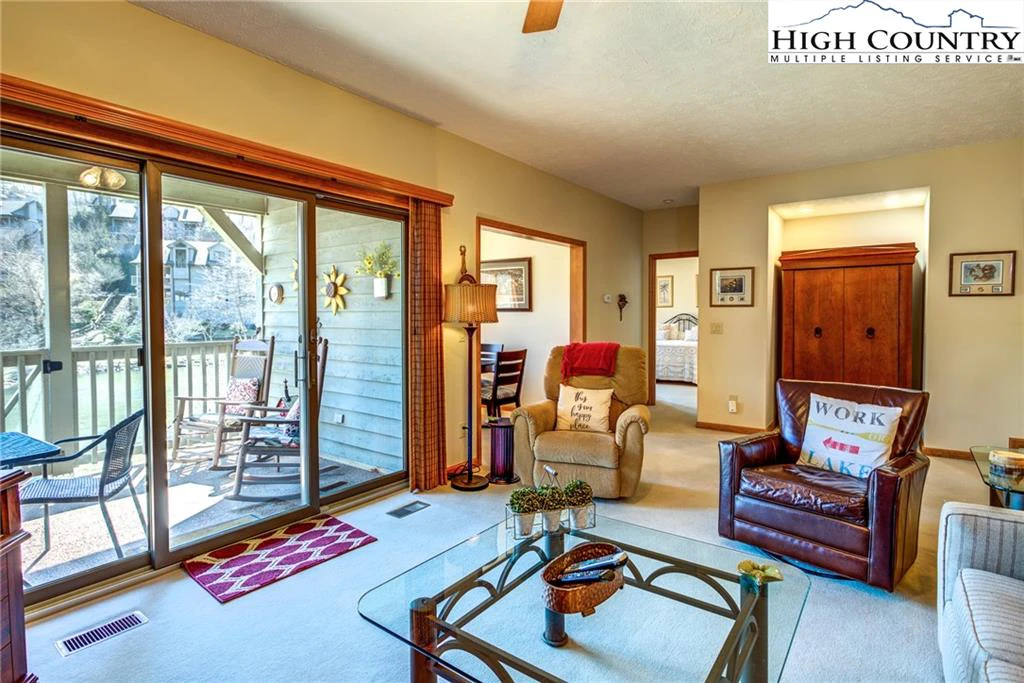 Image number 2 for the current listing