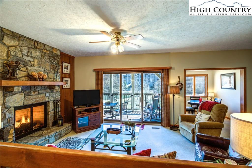 Image number 15 for the current listing