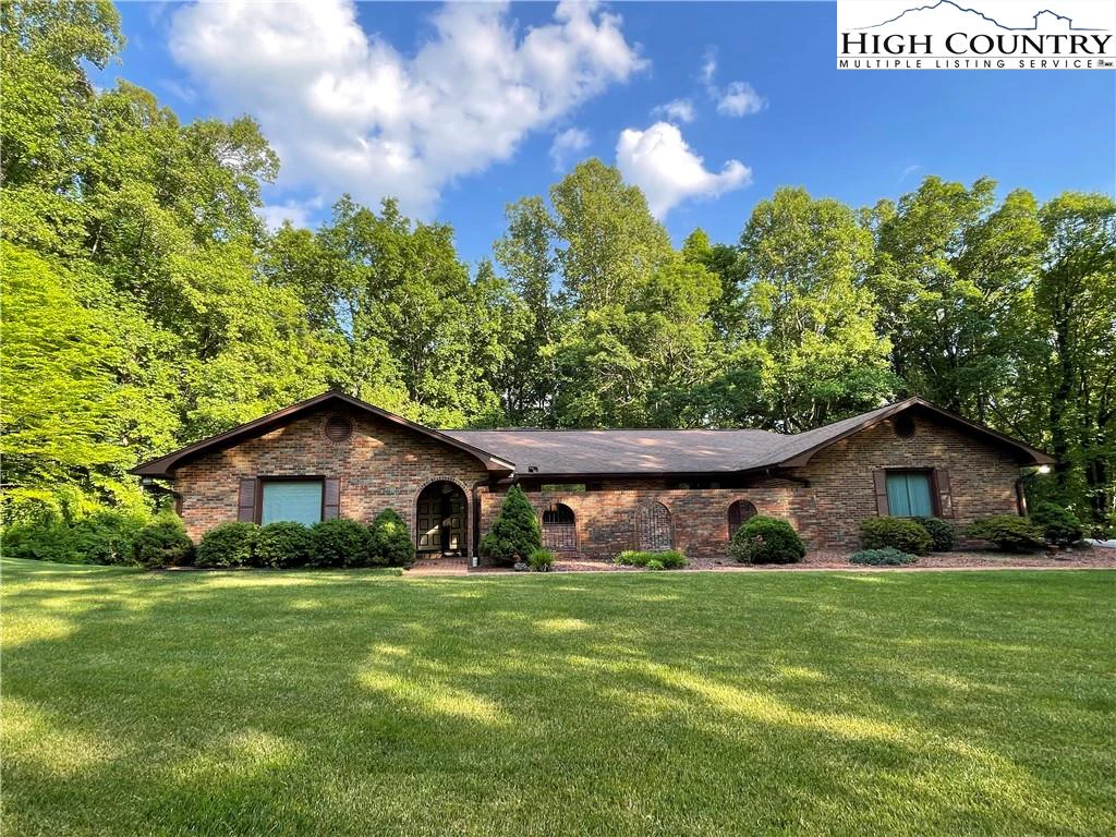 Image number 1 for the current listing