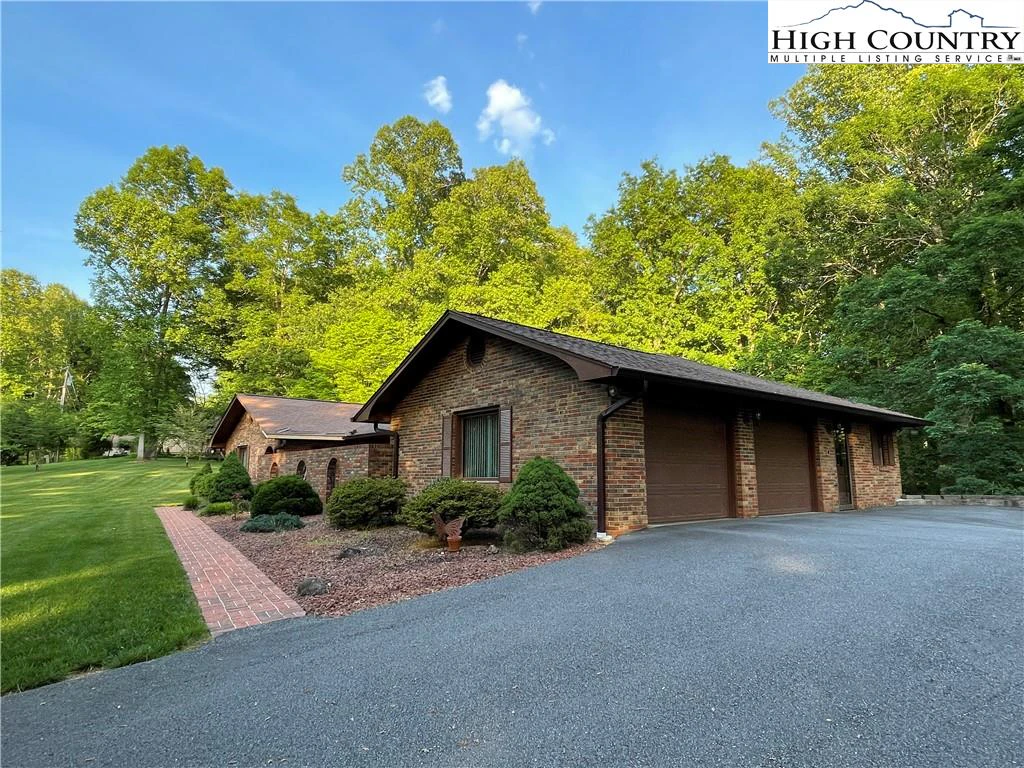 Image number 21 for the current listing