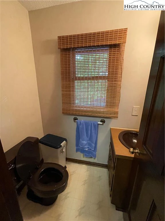 Image number 7 for the current listing